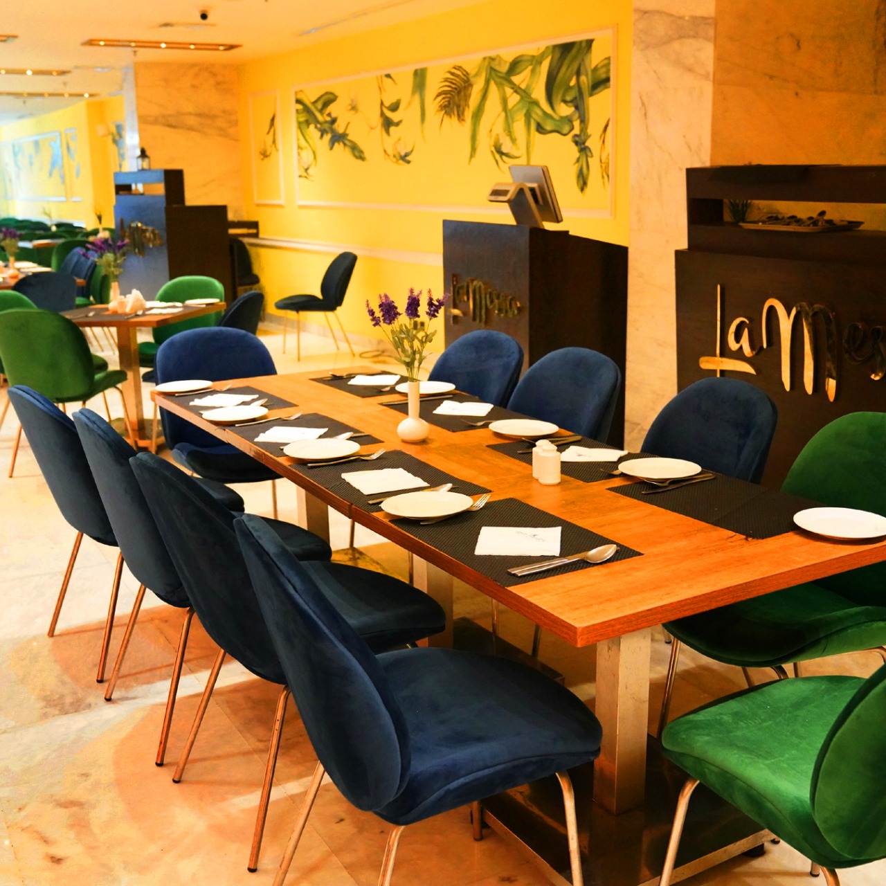 indoor dining lahore